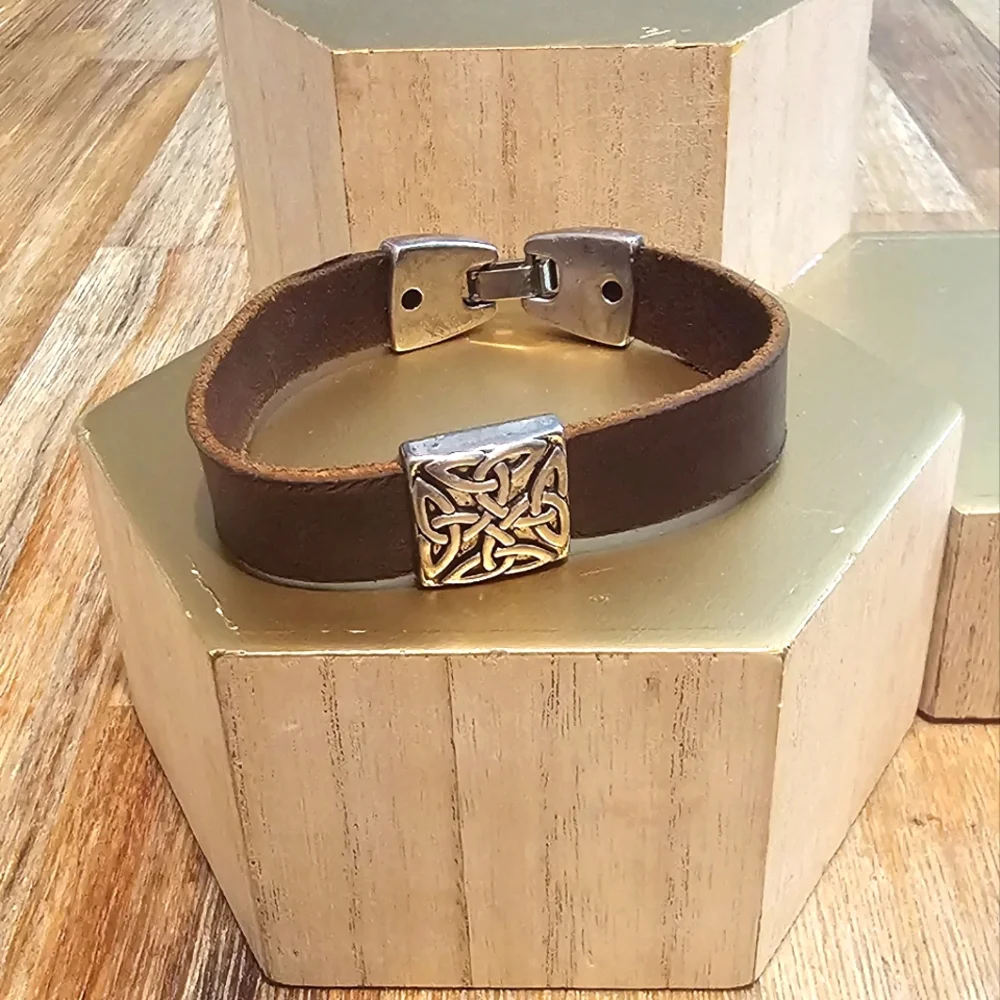 Vintage Celtic Emblem Brown Leather Bracelet.